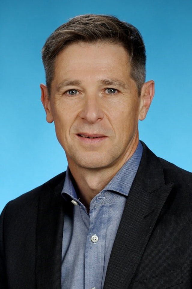 Siemens' Torsten Beste demonstrates how servitization turns OEM products into equipment-as-a-service