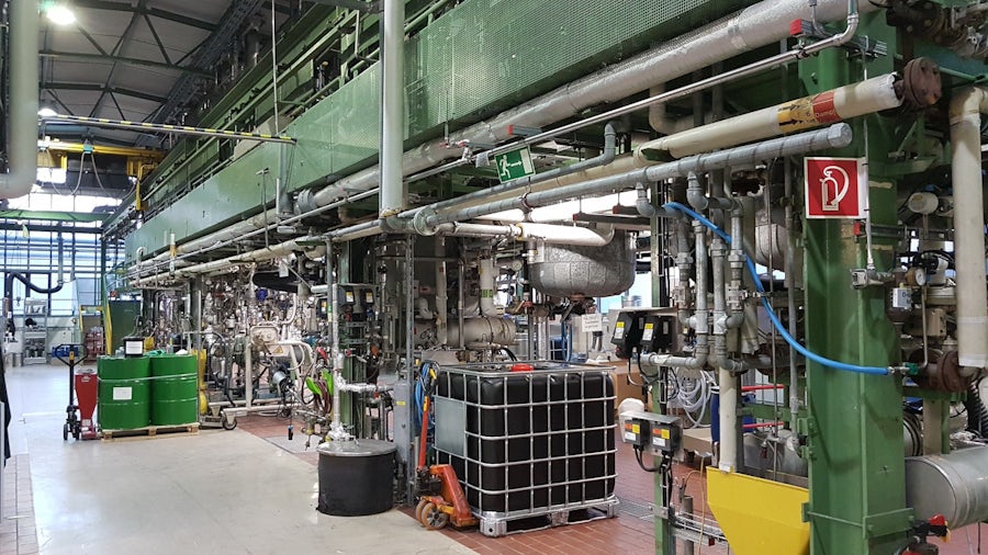 Evonik chemical plant in Germany showcasing modular production with a Siemens process control system for digitalization.