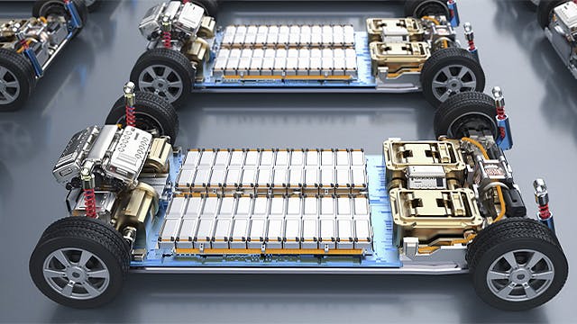 배터리 개발에 대한 다중 물리 접근 방식을 사용하여 주행 거리를 최대화하는 방법을 보여주는 자동차 모델입니다.