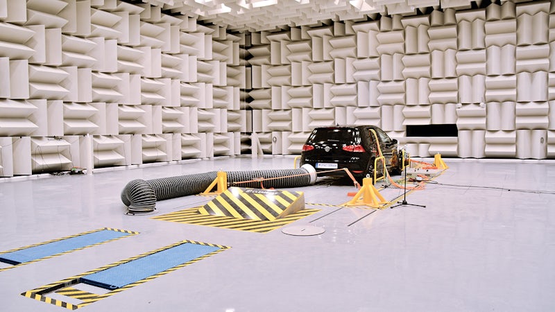 Automotive testing firm uses Simcenter Testlab and Simcenter SCADAS to help customers meet regulatory standard for noise