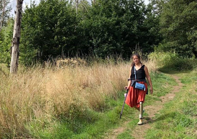 Před sedmi lety byla zaměstnankyni společnosti Siemens Debbie Searle amputována noha.