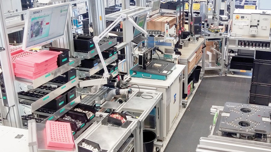 Electronics manufacturer controls its production with plant simulation