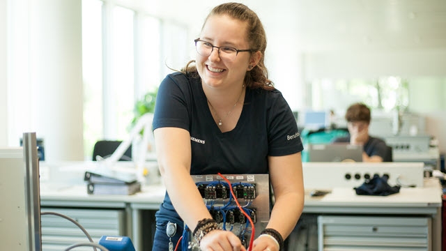 On-Demand webinar | Trapped in an unfamiliar, SystemVerilog UVM testbench?