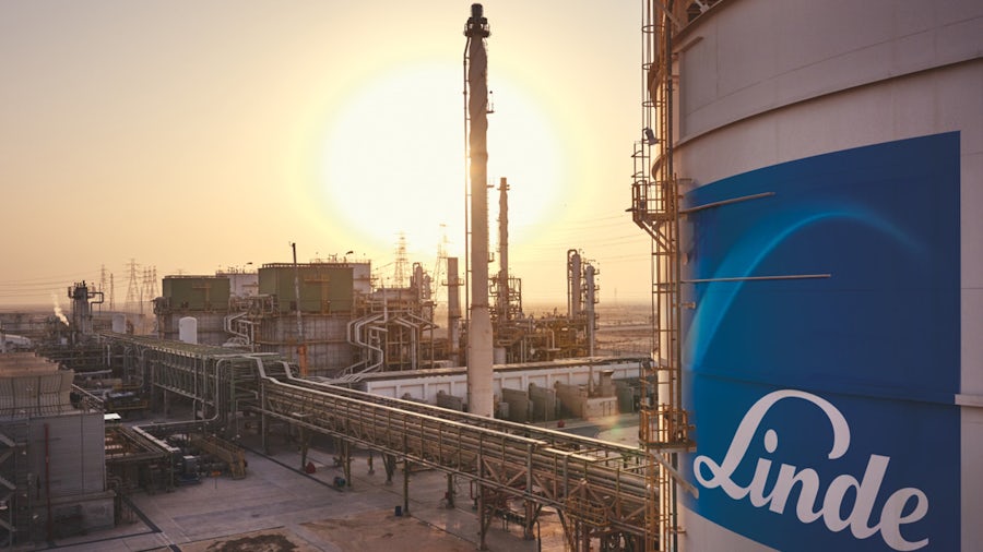 Using a comprehensive digital twin to enhance the security and safety of new industrial plants