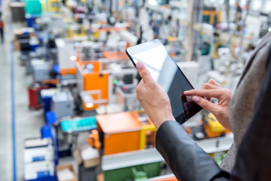 E CASE MATERIAL TRACKING IN PRODUCTION LOGISTICS