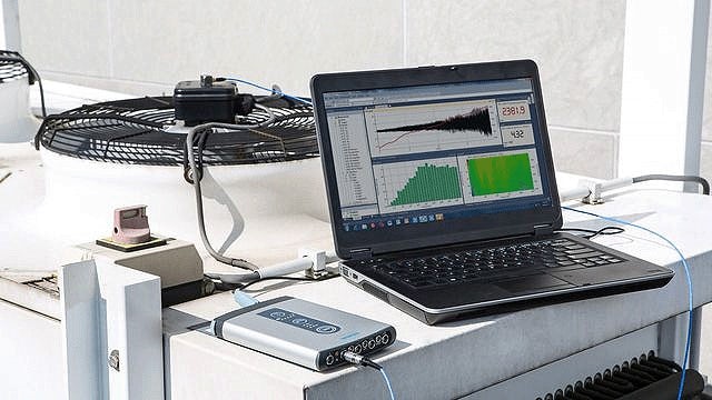 Simcenter Testxpress combines a traditional sound and vibration analyzer with high-speed performance and measurement quality of an advanced measurement system.