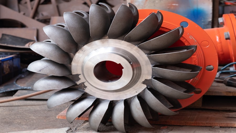 Pelton turbine runner