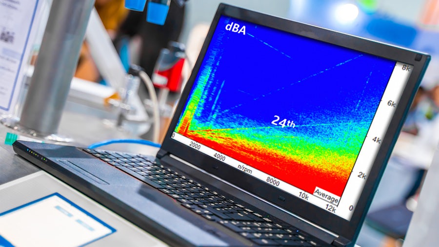 Improving acoustic comfort in EVs by combining simulation of the electric powertrain and vehicle model