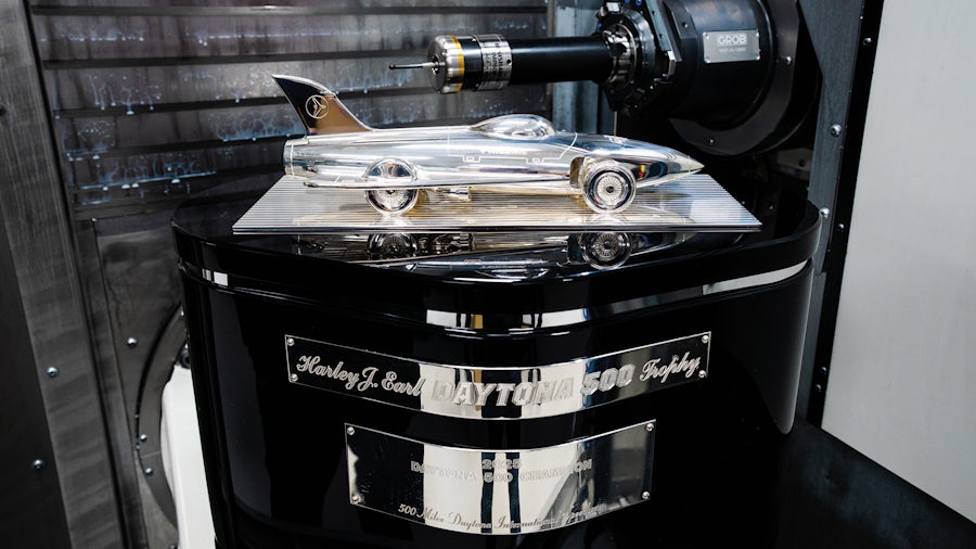 Hendrick Motorsports uses NX, VNCK and the digital twin to create faster, more powerful auto racing engines