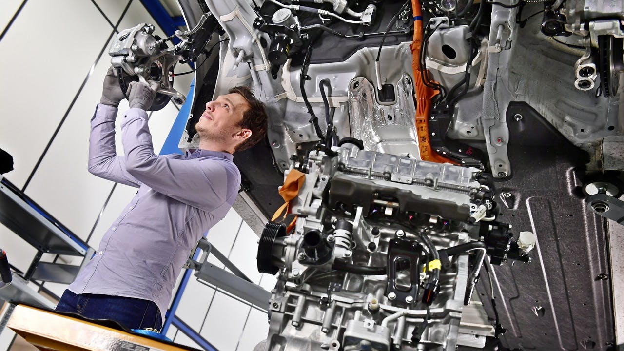 Simcenter Engineering and Consulting services solutions for the automotive industry