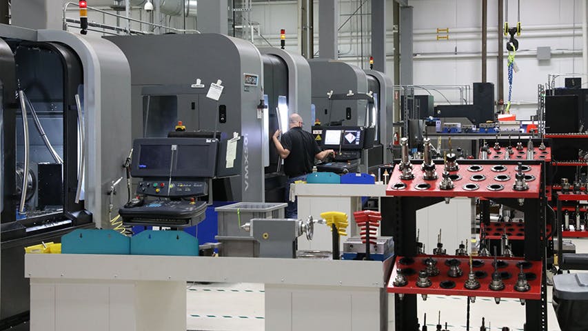 Una rivoluzione nel settore della produzione degli stampi: scopri come iMFLUX, innovatore nel campo dello stampaggio a iniezione, ha aumentato i livelli di produttività