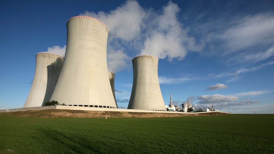 Centrale nucleare con operazioni di produzione integrate