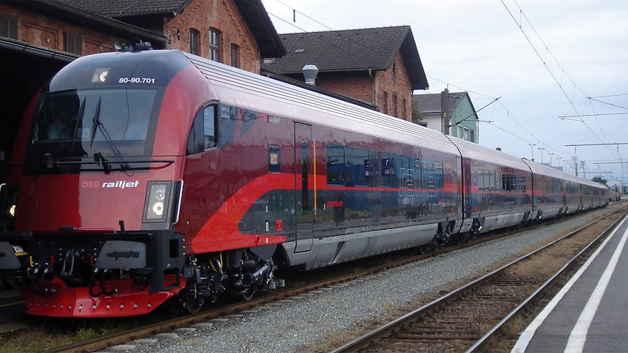 Roco speeds the delivery of true-to-scale model trains using integrated part, assembly and mold design