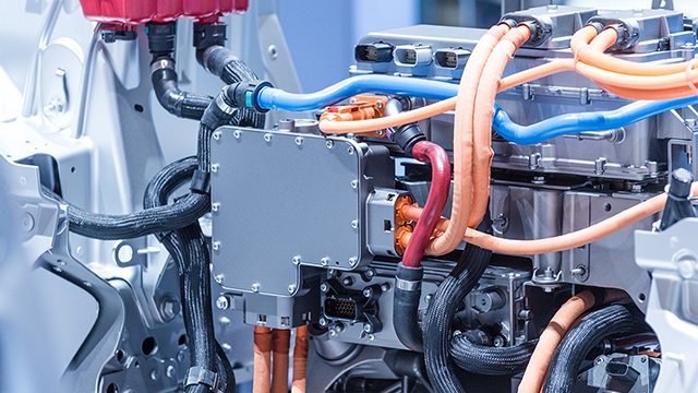 在电气设计的帮助下创建的汽车电气系统的特写。