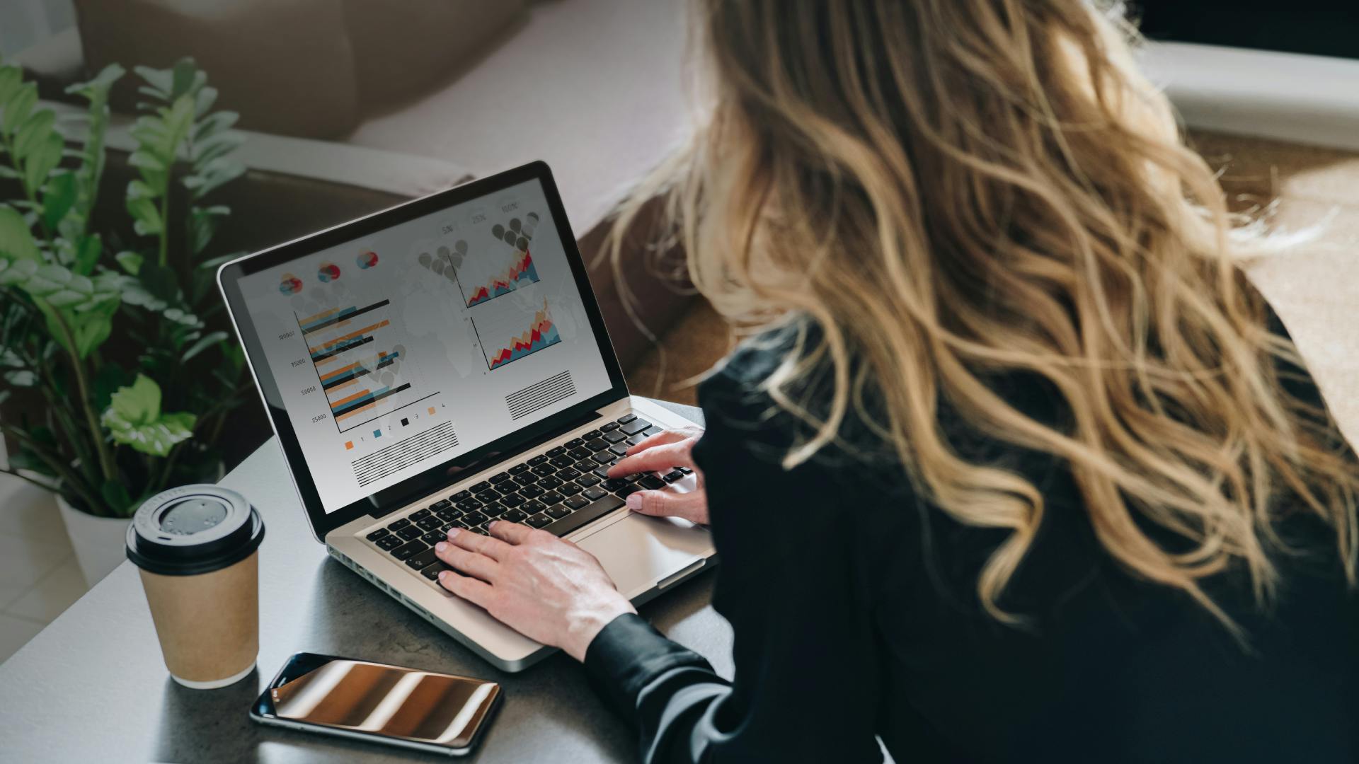 Neben der klassischen Produktkosten-Kalkulation zeigen wir wie der Co2 – Emissionswert produktbezogen ermittelt wird