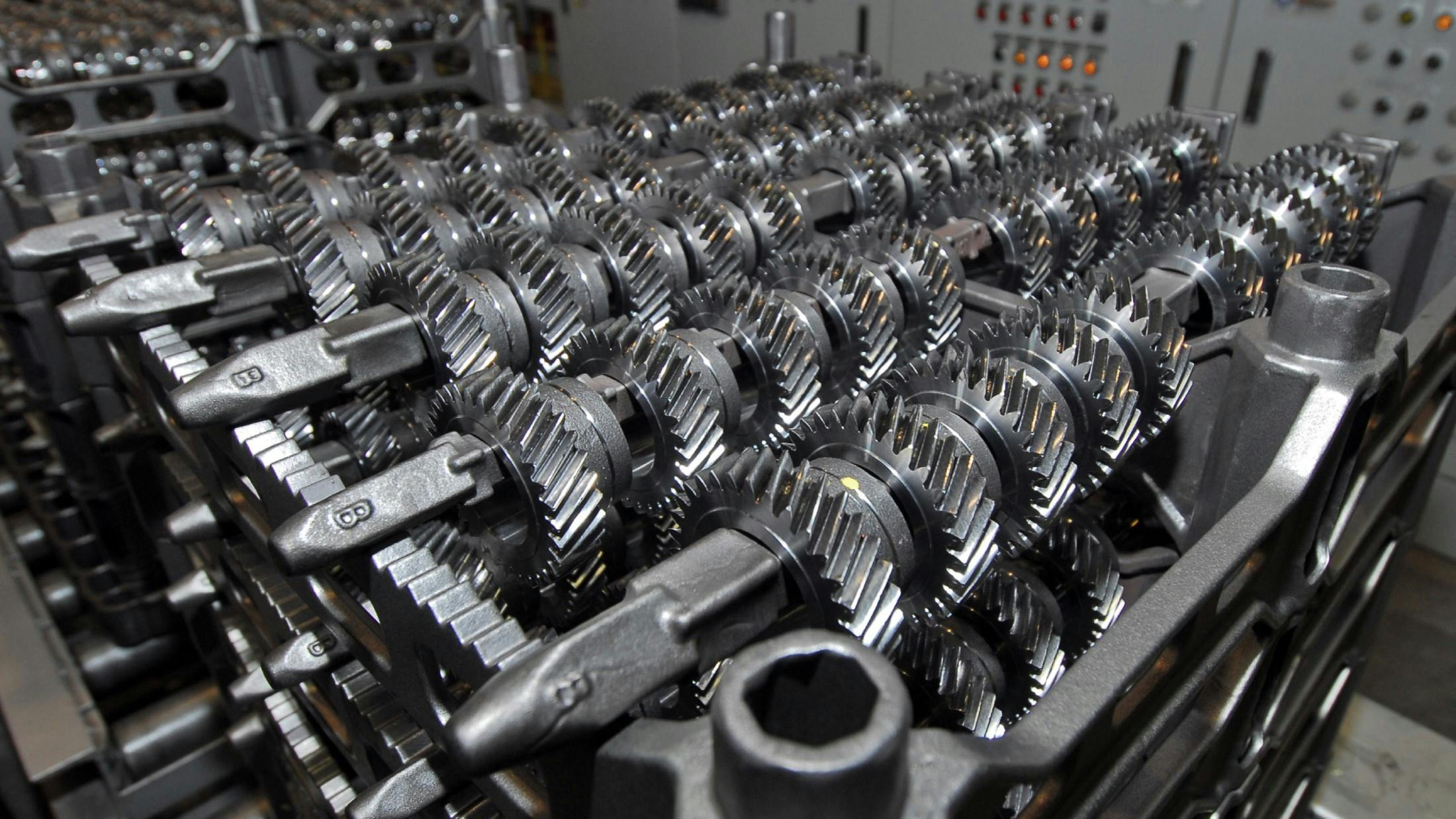 Image of gear manufacturing.