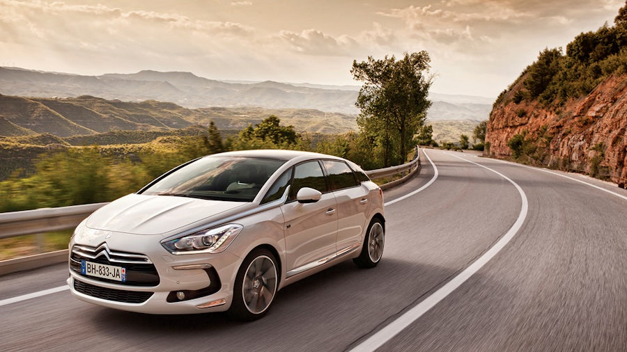 Using Simcenter Amesim enables automaker to enhance  fuel efficiency and reliability of powertrain components