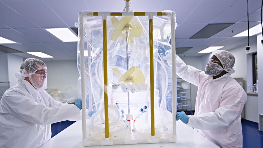 Biopharmaceutical manufacturer uses Simcenter STAR-CCM+ to reduce blend time by 50 percent