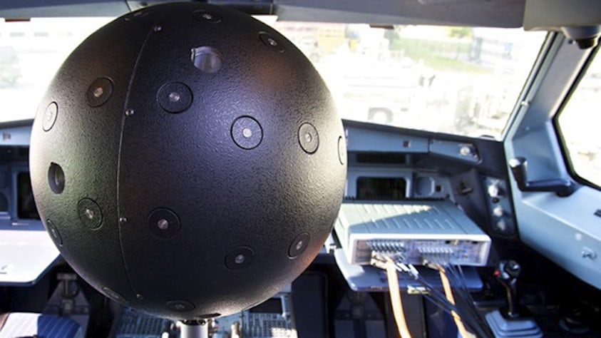 A spherical 3D acoustic camera inside the car provides insight into the noise structures of an interior cavity like a vehicle cockpit.