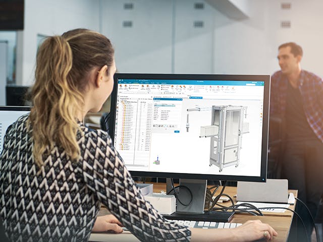 A screenshot shows the modeling and analysis of a complex cabinet.