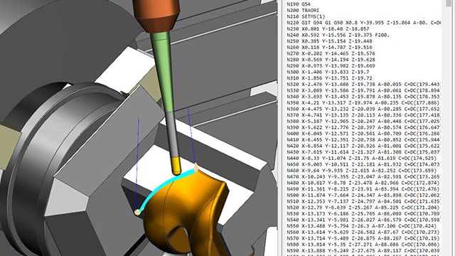 Na obrazovce počítače se zobrazuje 3D návrh integrovaný se simulací obrábění v řešení NX CAM, při níž se zobrazuje frézovací nástroj při práci na 3D objektu. Nástroj tvaruje zlatý díl. Na pravé straně obrazovky se zobrazují specifikace.