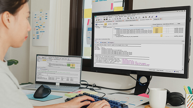 Engineer is using Questa Verify Secure​ on her desktop