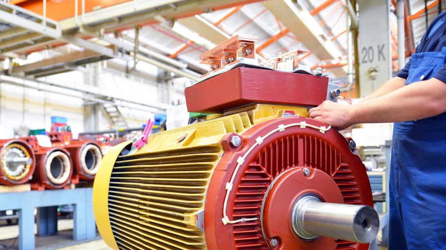 A person working on the shopfloor in a discrete manufacturing environment.