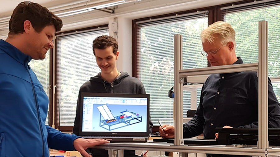 Engineering firm fulfills customer requirements flexibly with native data