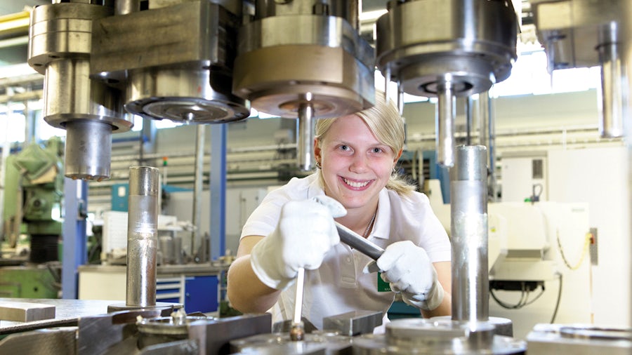 Supplier MANN+HUMMEL reduces costs by using the Teamcenter product costing solution