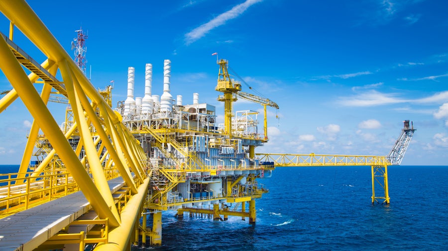 Una piattaforma petrolifera offshore