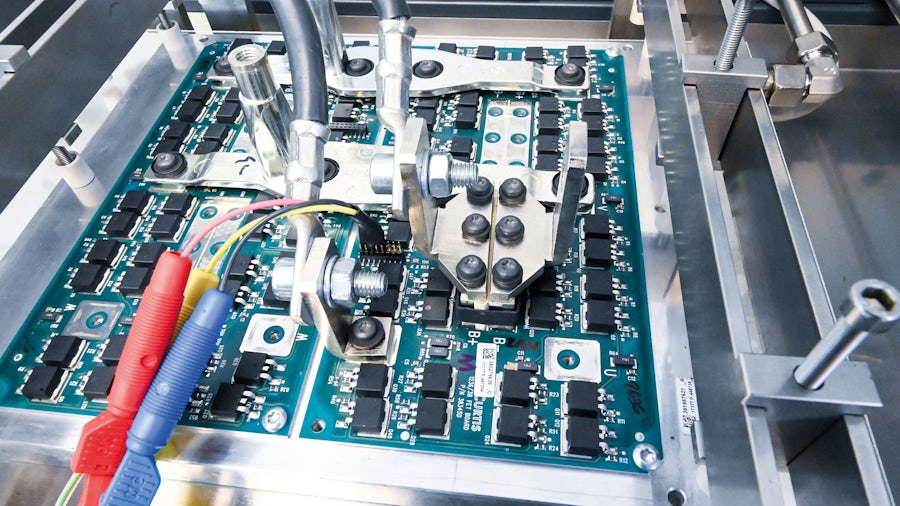 KeenusDesign uses Simcenter Micred to test electronics nondestructively for thermal properties early in development