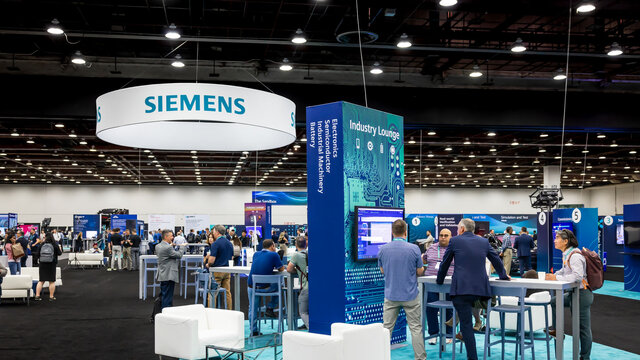 Overview image of a booth in the Solutions Center