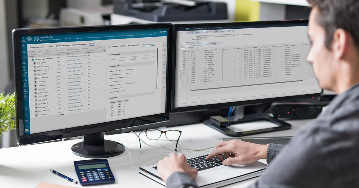 Nahaufnahme von Pipelines, die zu einer Raffinerie führen.