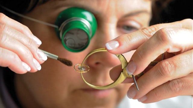 Assembly of the balance wheel of the Benu watch.