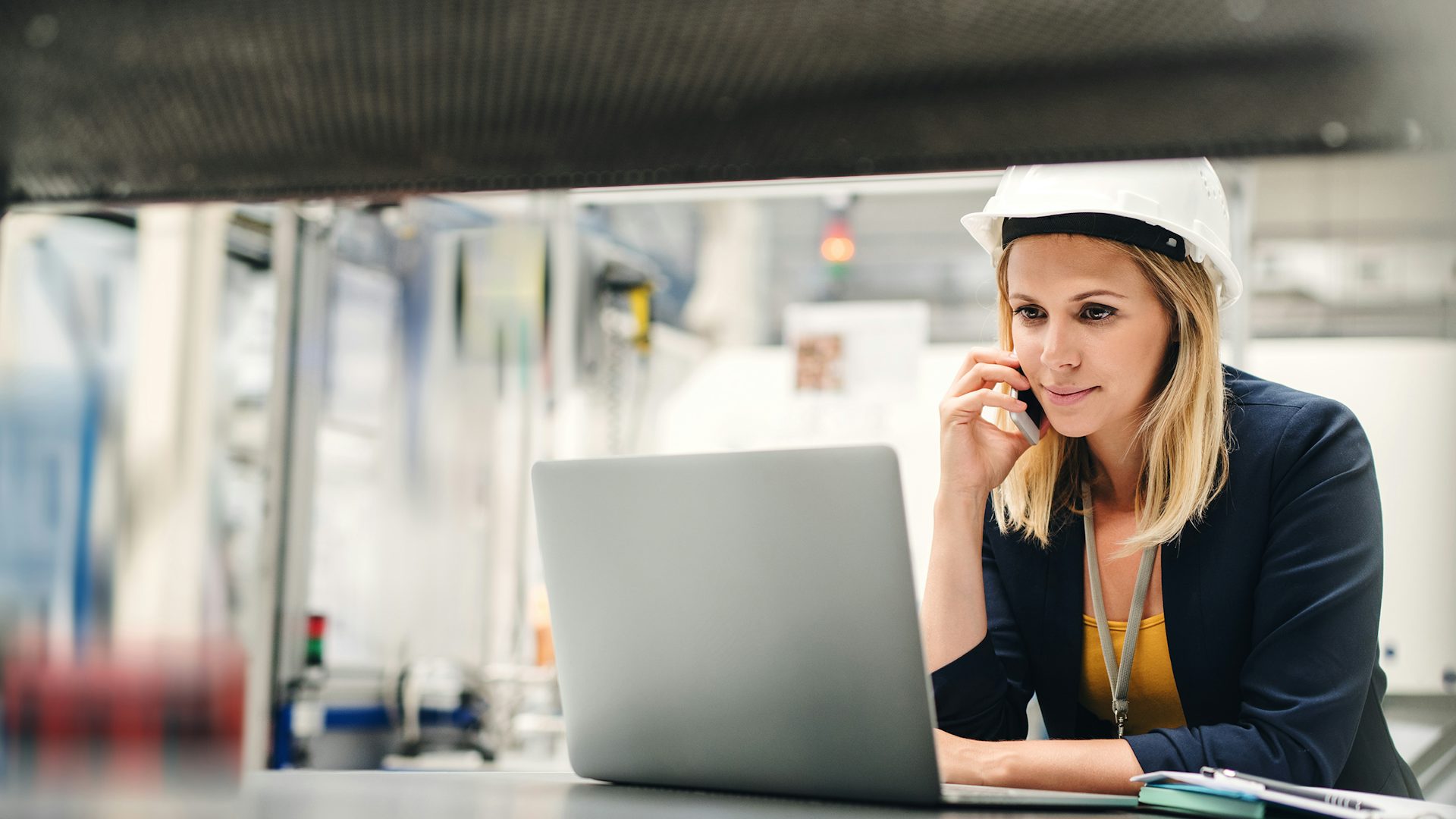 A woman working on advanced planning and scheduling.
