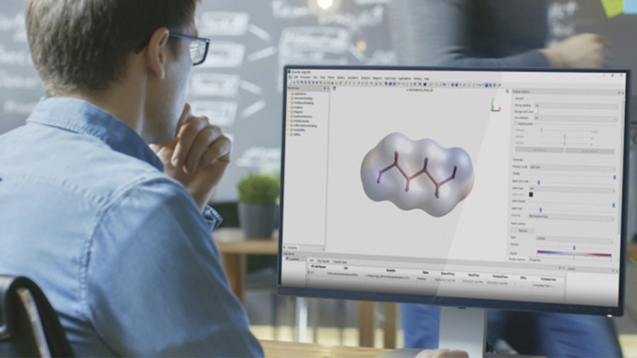 An engineer automating fragmentation and parameterization using Simcenter Culgi software.