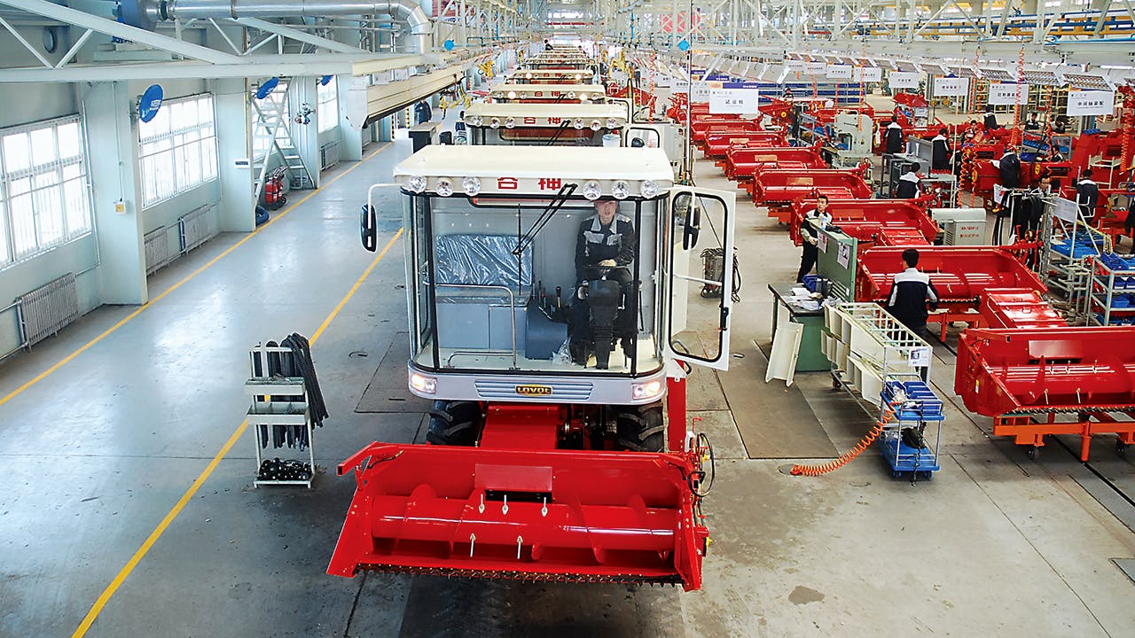 Heavy equipment manufacturer makes major improvements using Siemens Digital Industries Software solutions